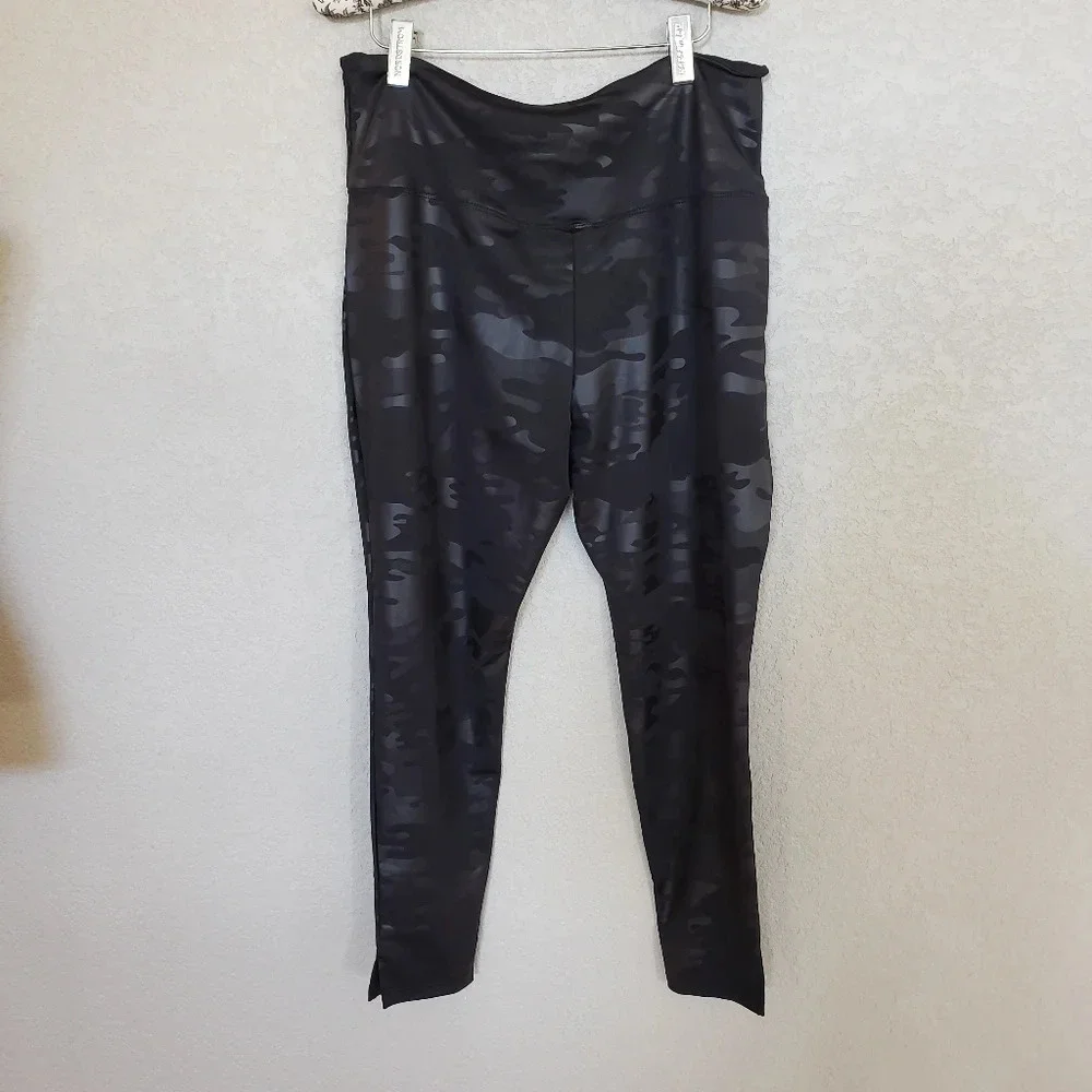 Knox Rose black camo leggings